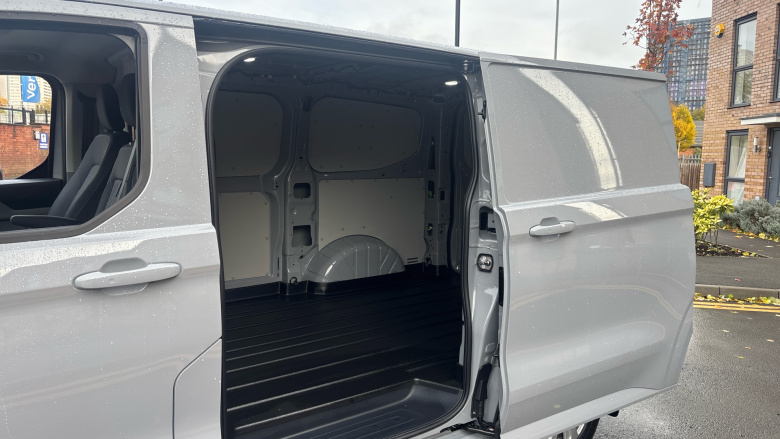 Ford Transit Custom E-320 L1 Rwd 100kW 65kWh H1 Van Limited Auto